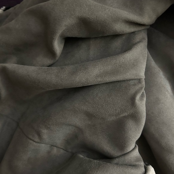 Fake fur patchwork throw - Picture 3 of 3